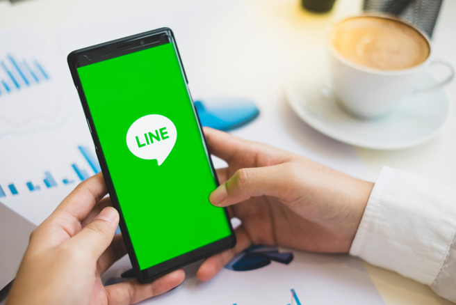 LINE電腦版如何設置自動登錄？